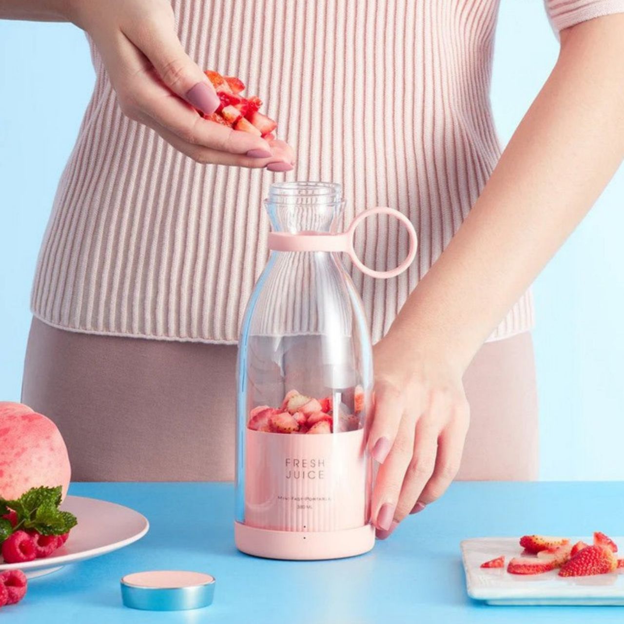 Portable Mini Juice Blender — USB Rechargeable Bottle-Style Smoothie Maker