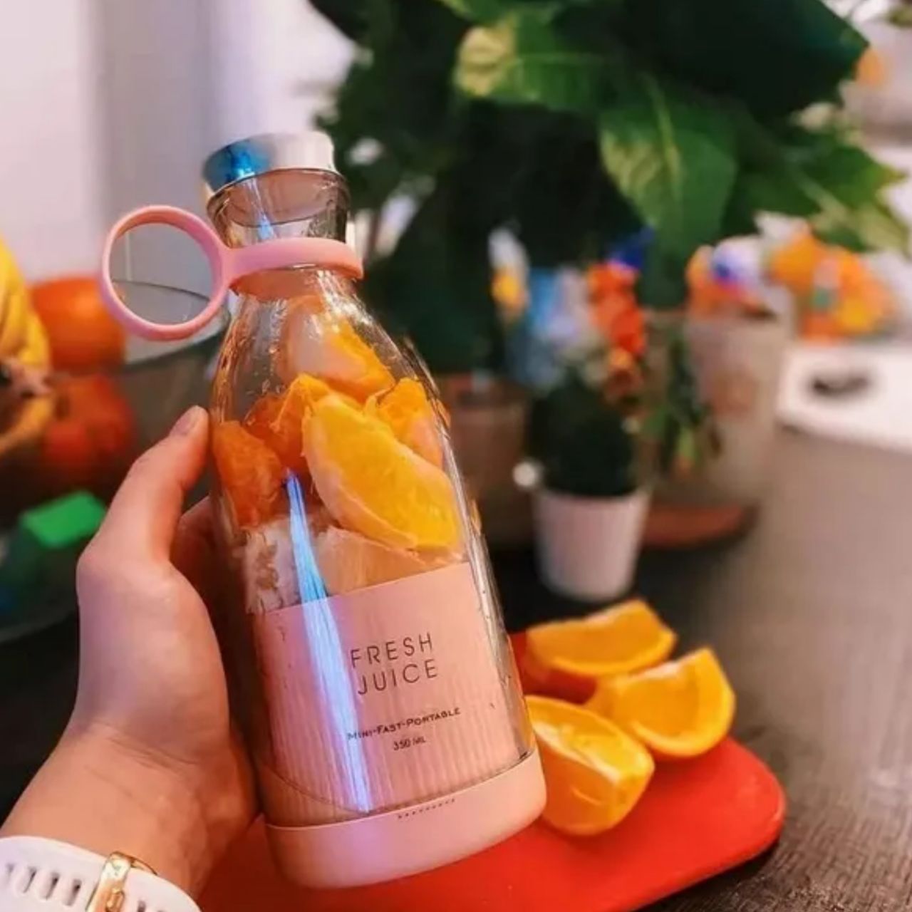 Portable Mini Juice Blender — USB Rechargeable Bottle-Style Smoothie Maker